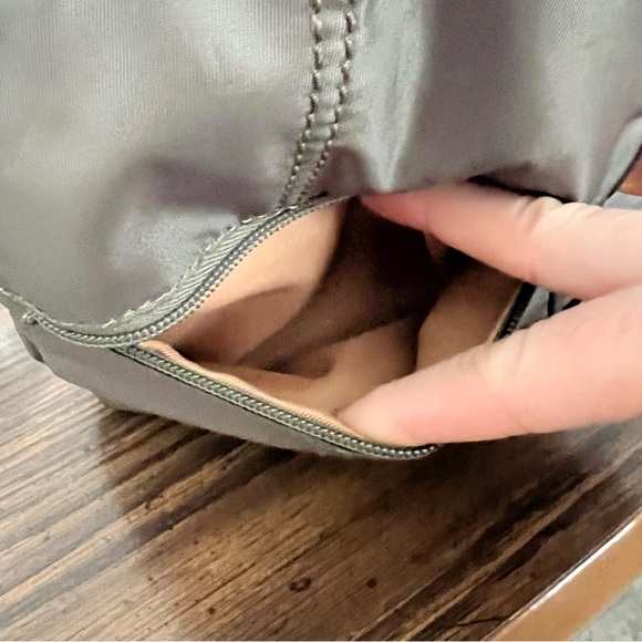 The Sak mini backpack or crossbody olive green - Picture 8 of 12